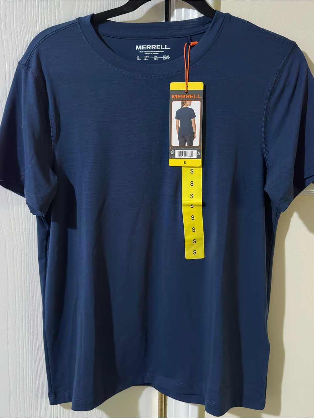 Merrell Women’s NWT Active Tee Size Small Navy